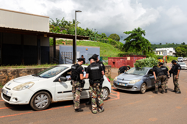 Mayotte: la justice suspend l'évacuation d'un bidonville