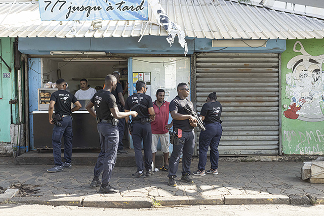 Mayotte: manifestation pour la reprise des expulsions par bateau