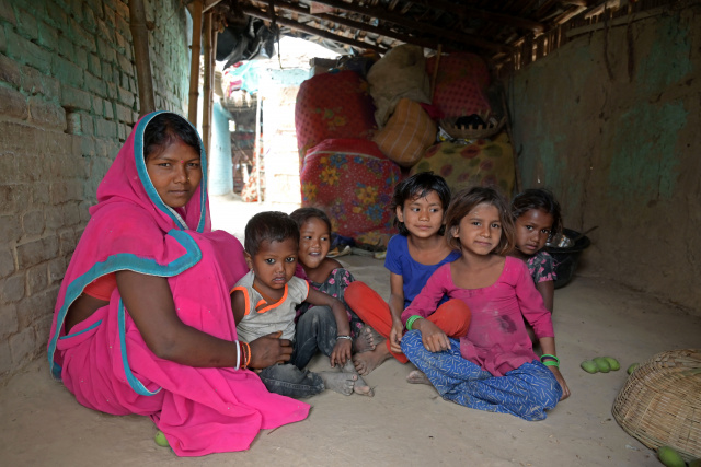 India's growing population a burden for struggling mothers