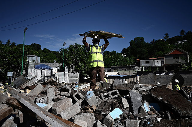 Mayotte: démolition d'un vaste bidonville dans le cadre de "Wuambushu"