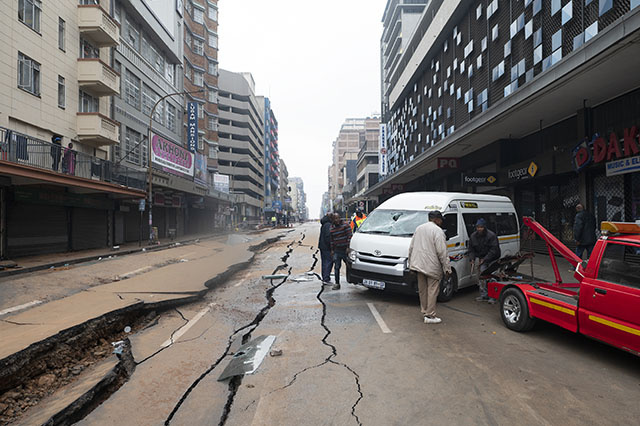 Mystérieuse explosion à Johannesburg: un mort et 41 blessés