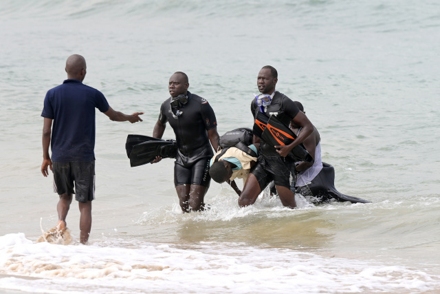 15 die in boat capsize off Senegal capital