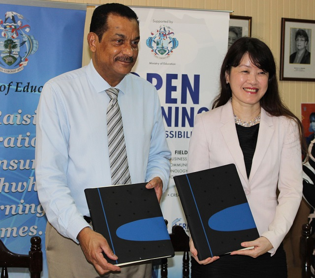 Malaysia offers online courses to Seychellois through new agreement