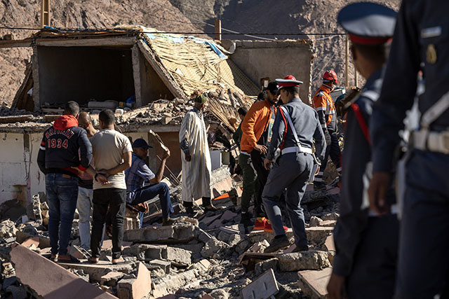 Séisme au Maroc: course contre la montre pour retrouver des survivants