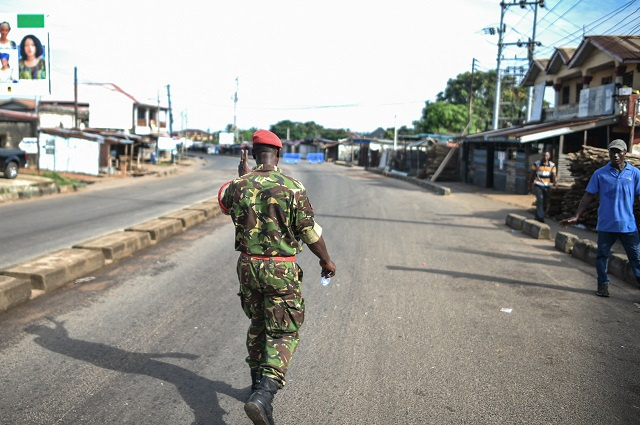 Sierra Leone: le gouvernement assure contrôler la situation après une journée d'affrontements