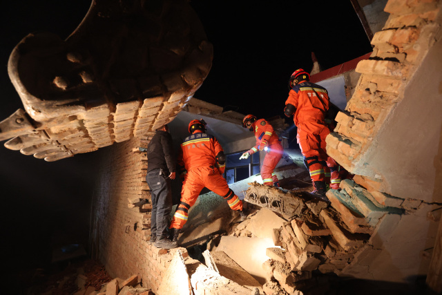 At least 118 dead in northwest China earthquake
