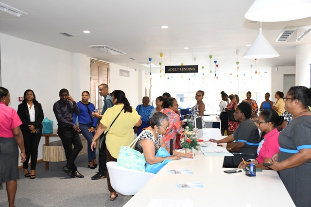 La Bibliothèque nationale des Seychelles rouvre ses portes, de nouveaux livres sont toujours en cours de traitement