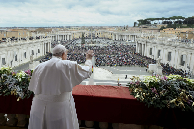 Pope deplores 'desperate humanitarian situation' in Gaza