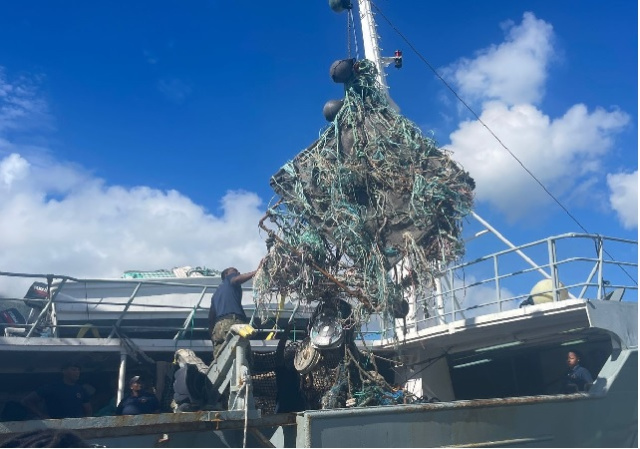 Seychelles’ 3rd Saya De Malha Expedition collects FADs and 6.1 tonnes of waste from Aldabra