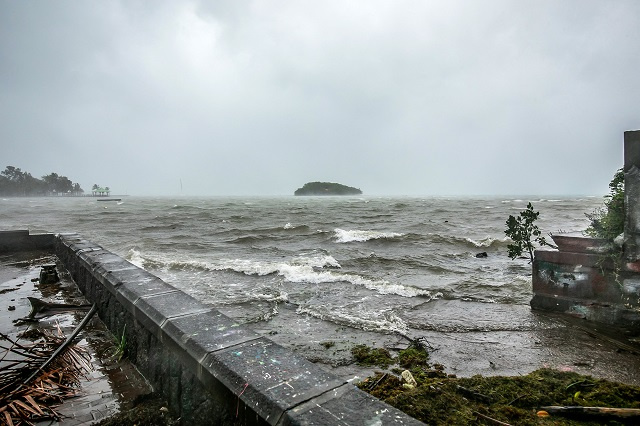 L'île Maurice en alerte maximale au passage du cyclone Belal, au moins un mort