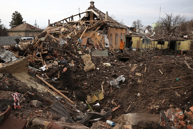 Est de l'Ukraine: "combats acharnés" à Avdiïvka, Kiev renforce ses troupes