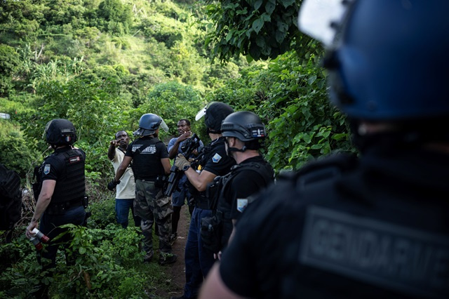 Mayotte: lancement d'une nouvelle opération contre l'insécurité et l'immigration irrégulière