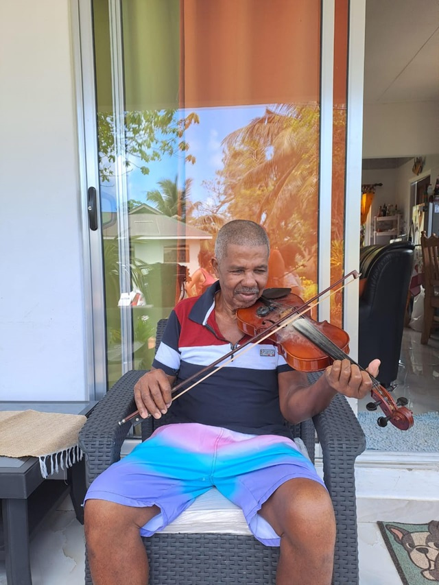 The story of Ton Charles, one of Seychelles' oldest violinists