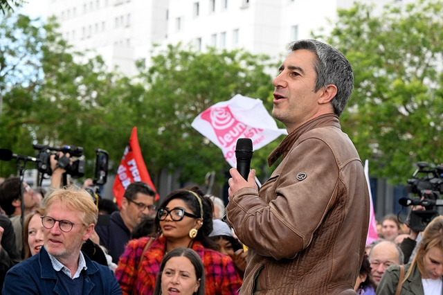 Législatives: la gauche joue l'union, Les Républicains devant la justice