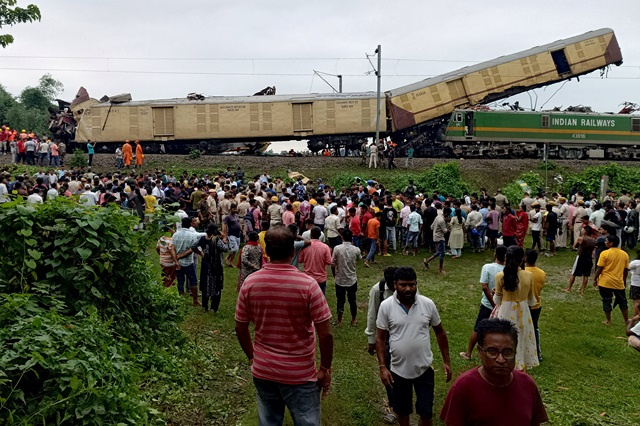 Inde: collision entre un train de passagers et un convoi de marchandises