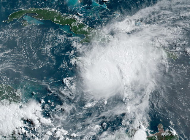 Hurricane Beryl hammers Jamaica on path to Caymans, Mexico