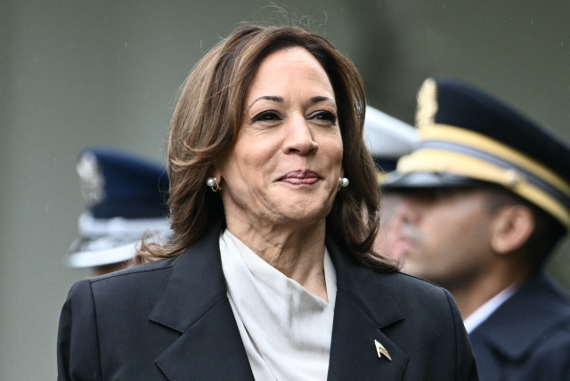 Harris leads Trump in new poll after Biden dropout