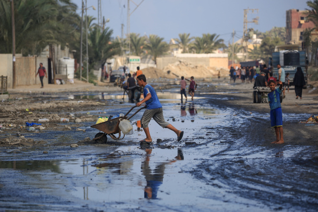 WHO 'extremely worried' at prospect of polio, other outbreaks in Gaza