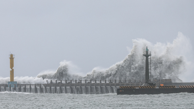 Taiwan shuts down as deadly Typhoon Gaemi makes landfall