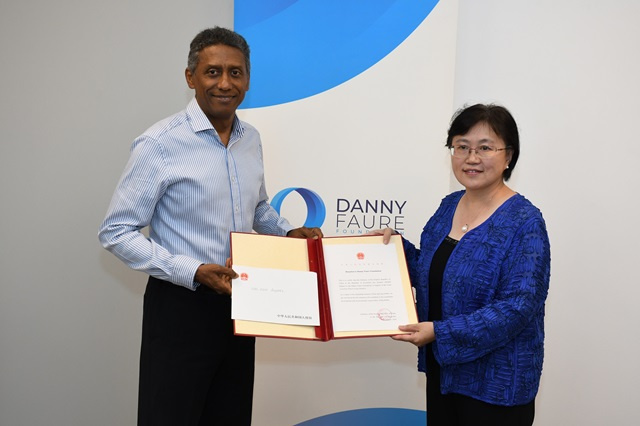 Danny Faure Foundation gets donation from China for Seychelles' youth coastline project 