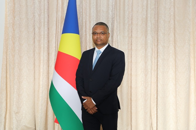 Mike Tirant takes office as second deputy governor of Seychelles' Central Bank