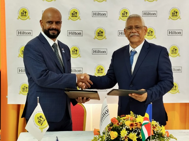 Le groupe Hilton aux Seychelles offre aux étudiants en ingénierie une expérience professionnelle