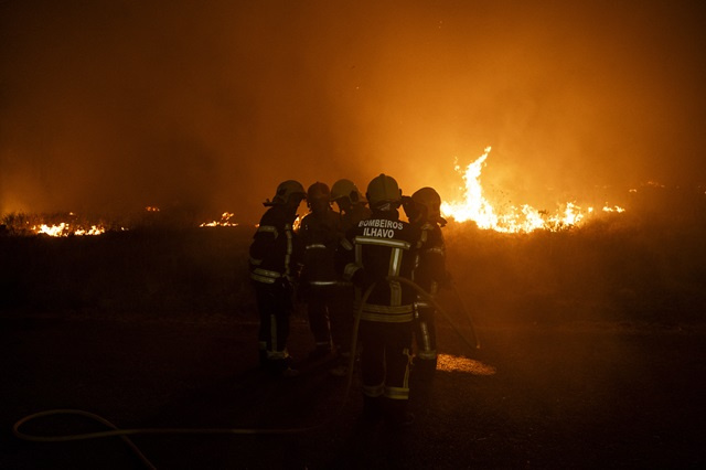 Le Portugal toujours en proie à de violents feux de forêt