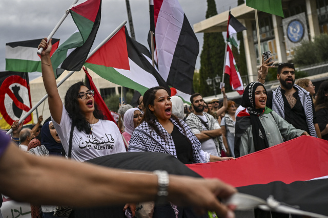 Thousands march in London in support of Palestinians, 1 year after Oct 7