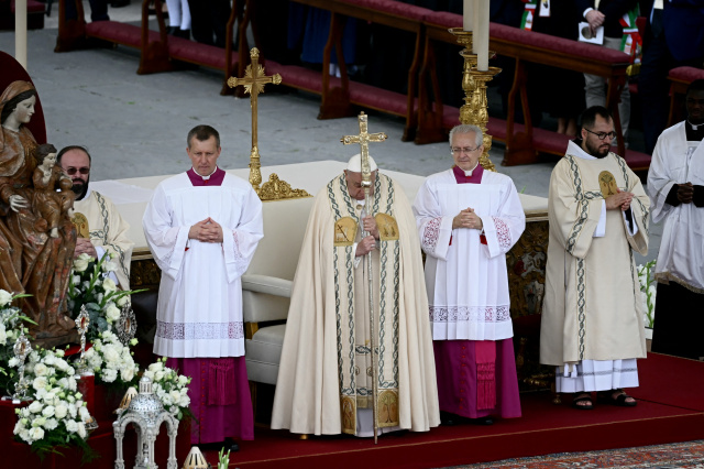 Pope names 14 new saints, including martyrs of Damascus