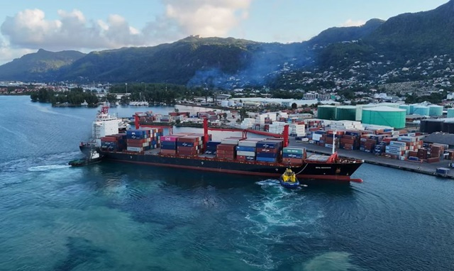 L'Autorité portuaire des Seychelles réussit à remettre à flot un cargo échoué près de l'île de Sainte-Anne