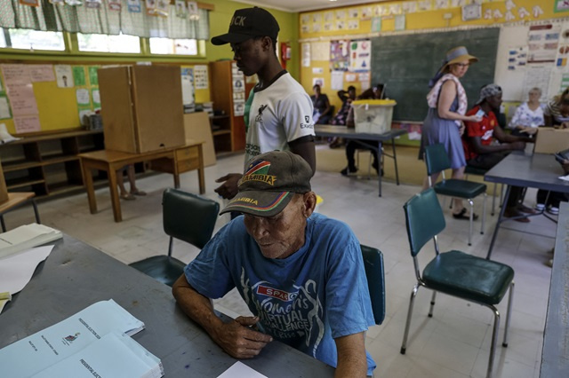 Les Namibiens aux urnes, le parti historique au pouvoir menacé